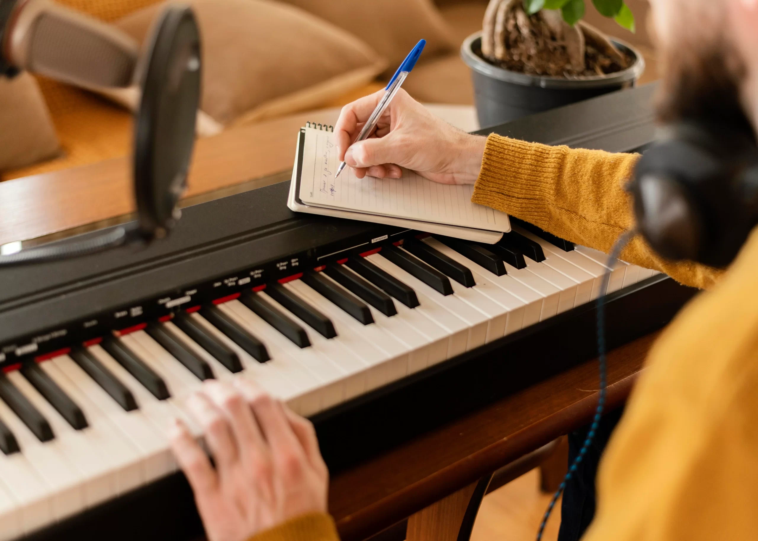 Tự học Piano tại nhà có khó không? Bao lâu có thể chơi thành thạo?