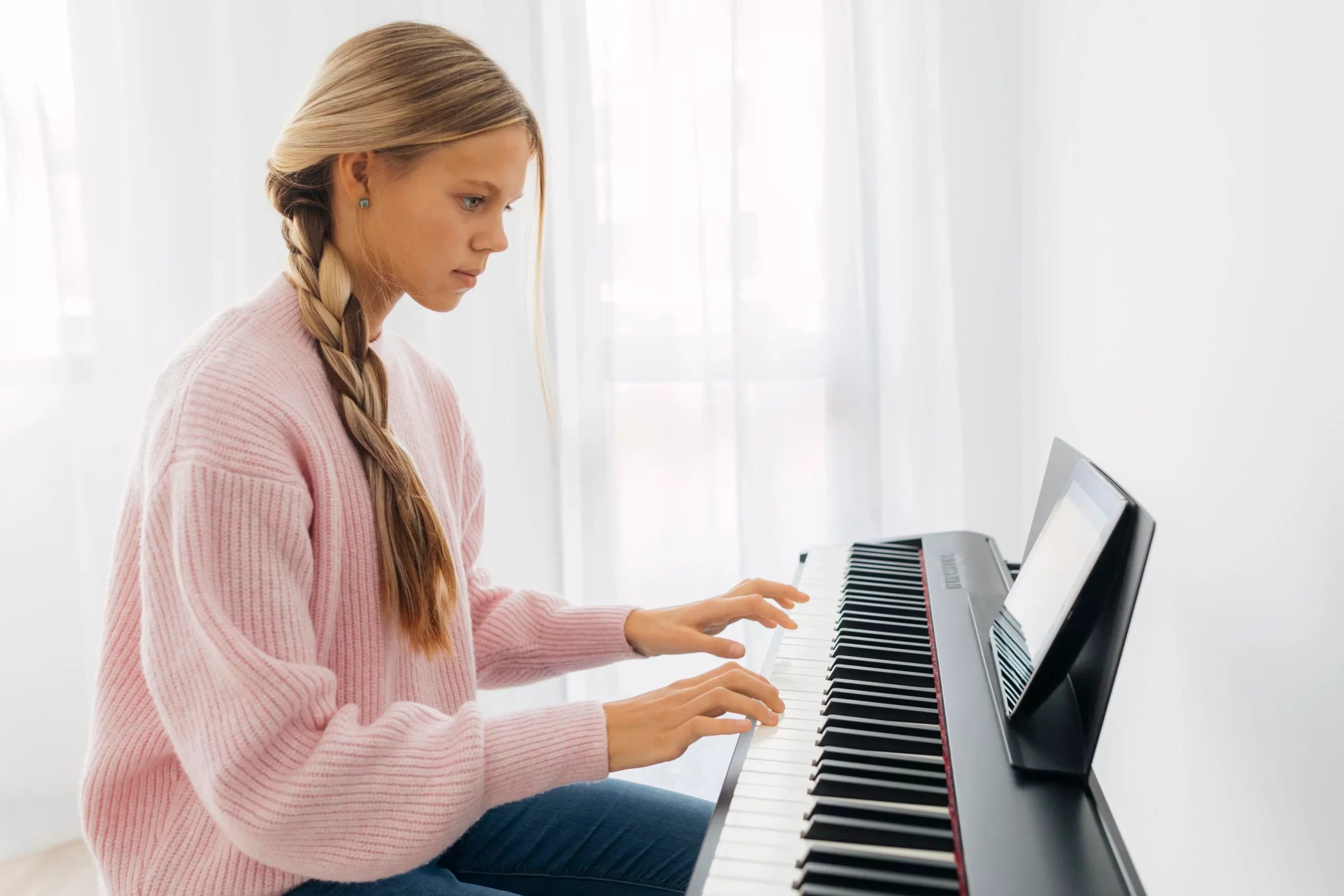 Người mới học nên chọn mua Piano điện hay Piano cơ